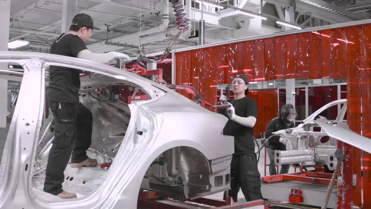 Tesla Robot Attacks Engineer At Company’s Factory During Violent Malfunction
