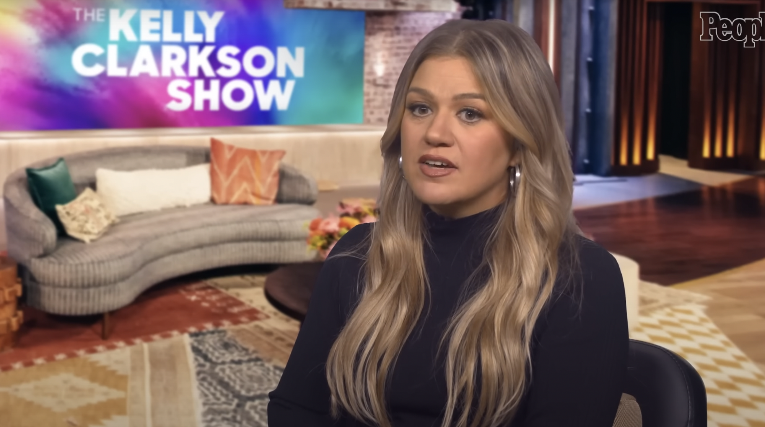 Kelly Clarkson’s Shower Habit Has Divided The Internet