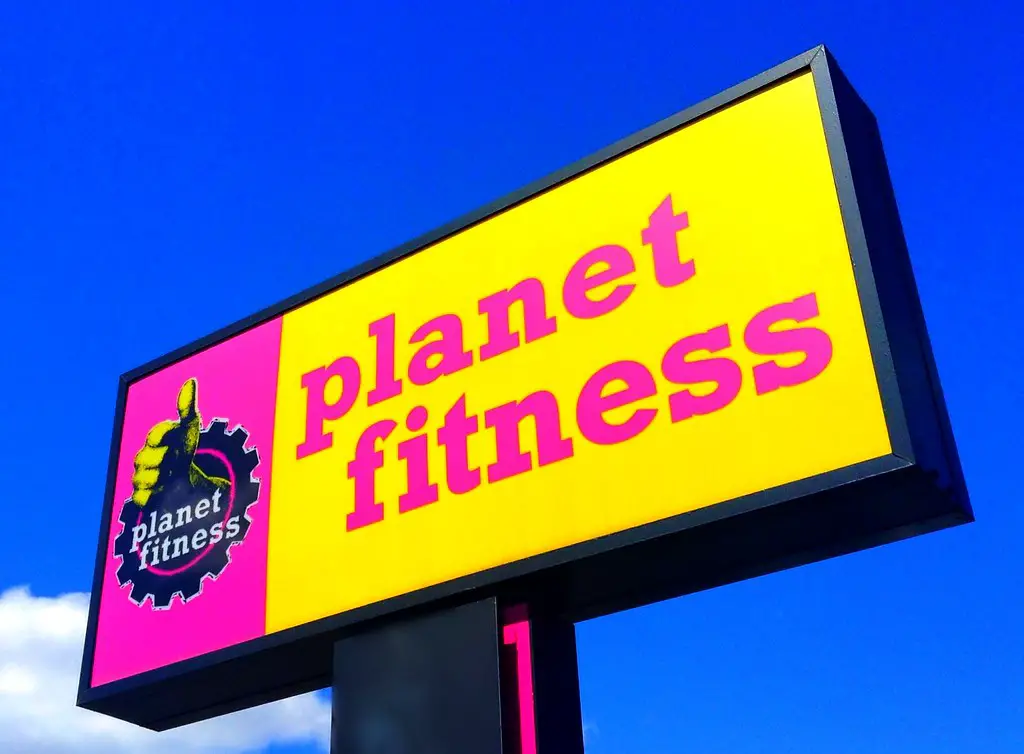 Planet Fitness Stock Plummets After Woman’s Membership Canceled For Taking Pic Of ‘Man Shaving in Women’s Locker Room’