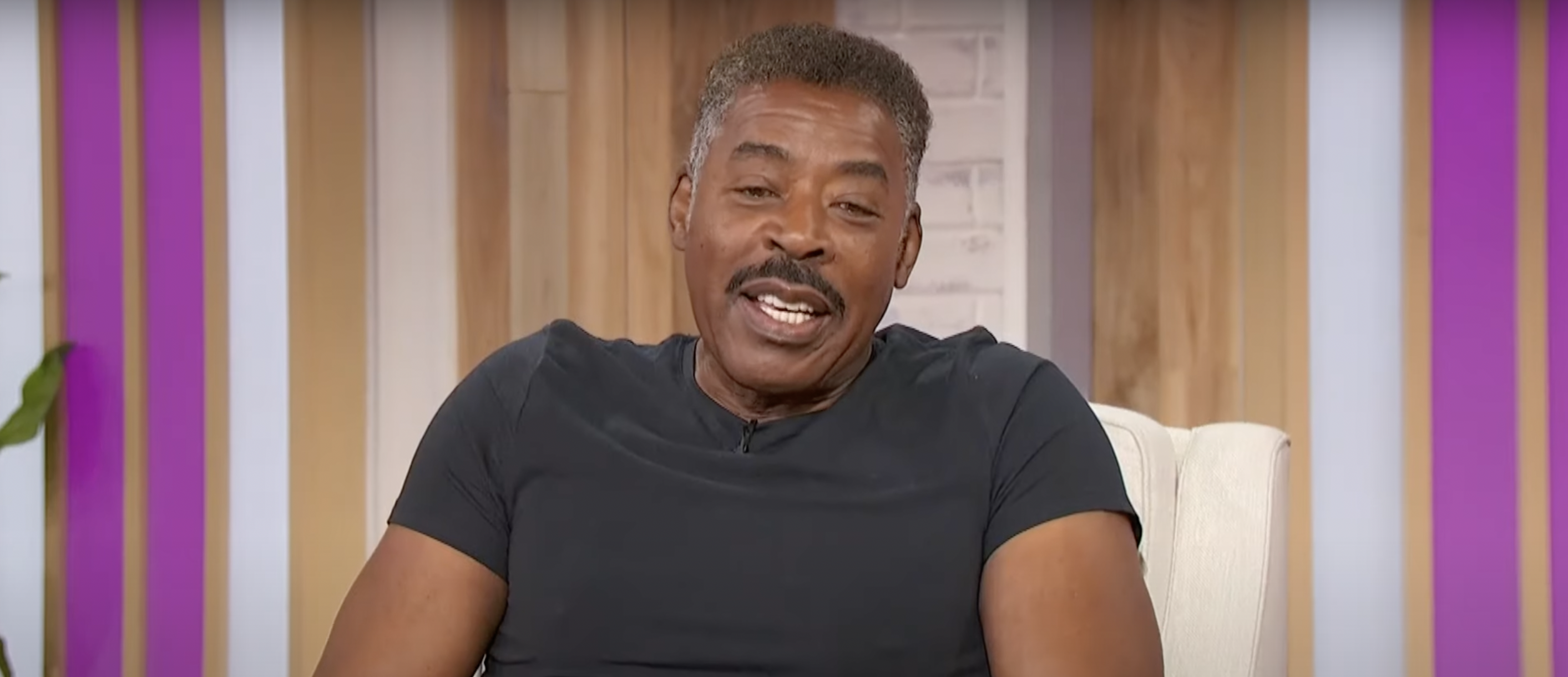 People Can’t Believe How Old Ernie Hudson Is After Stunning Red Carpet Appearance