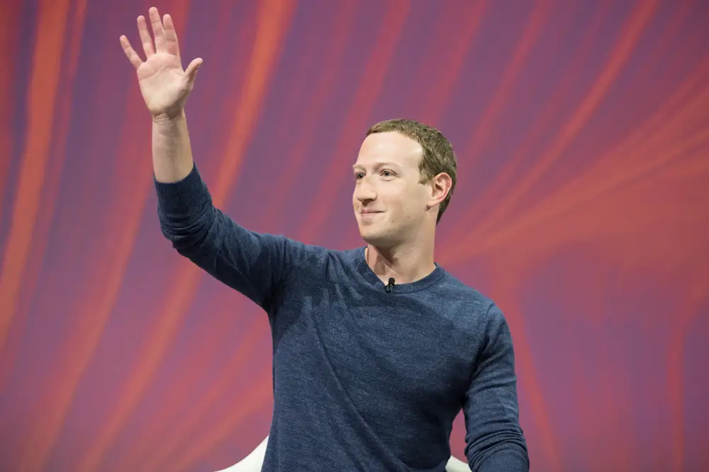 Zuckerberg Warns Messenger Users Against Screenshotting Chats