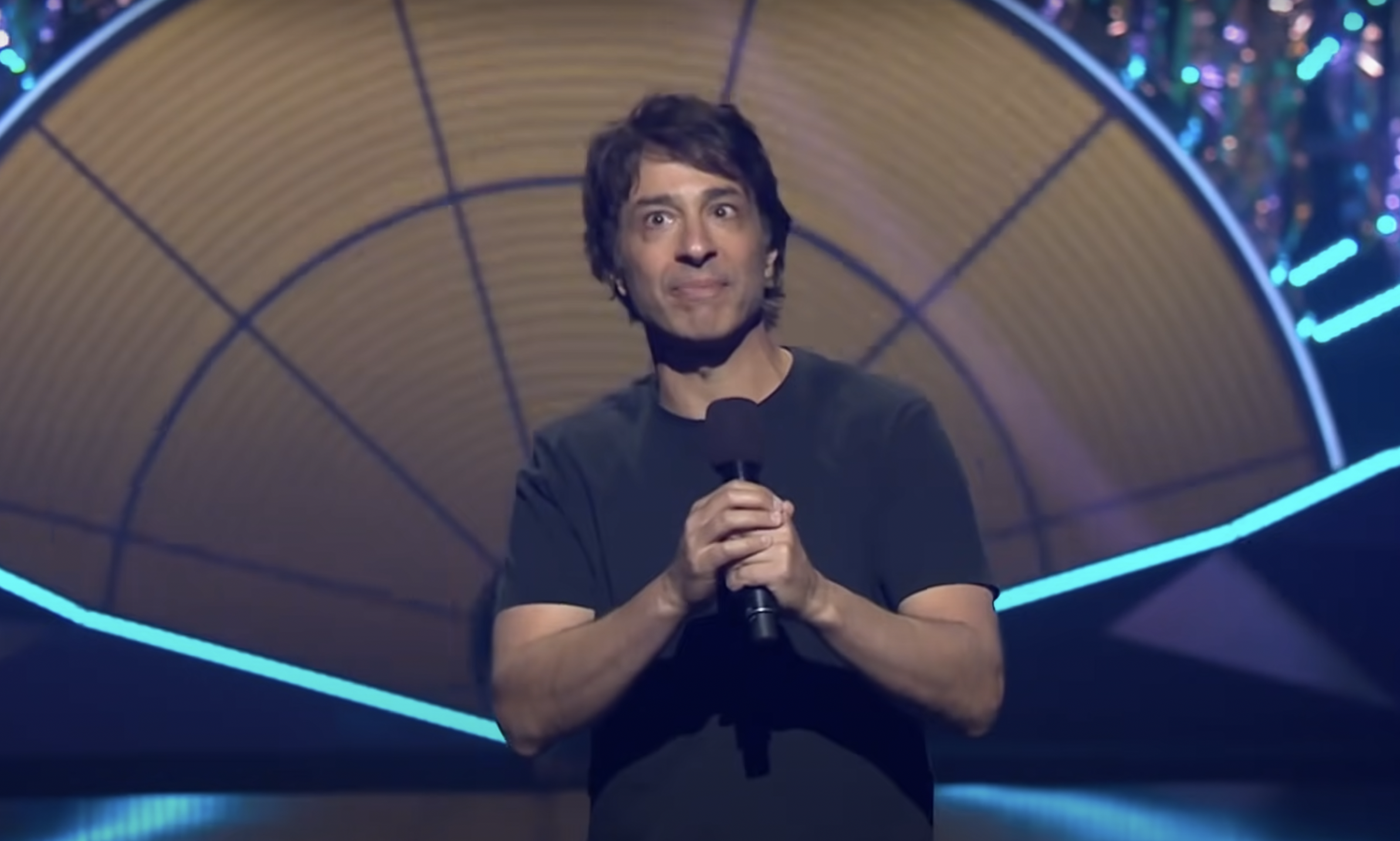 Comedian Arj Barker Kicks Breastfeeding Mom Out Of Show Because Baby Talked During Set