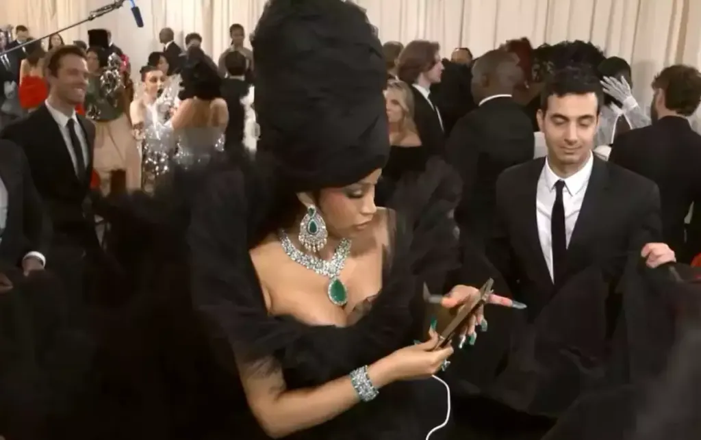 Cardi B Fans Worried For Her Safety After Met Gala Live Stream Showed What Was On Her Phone Screen