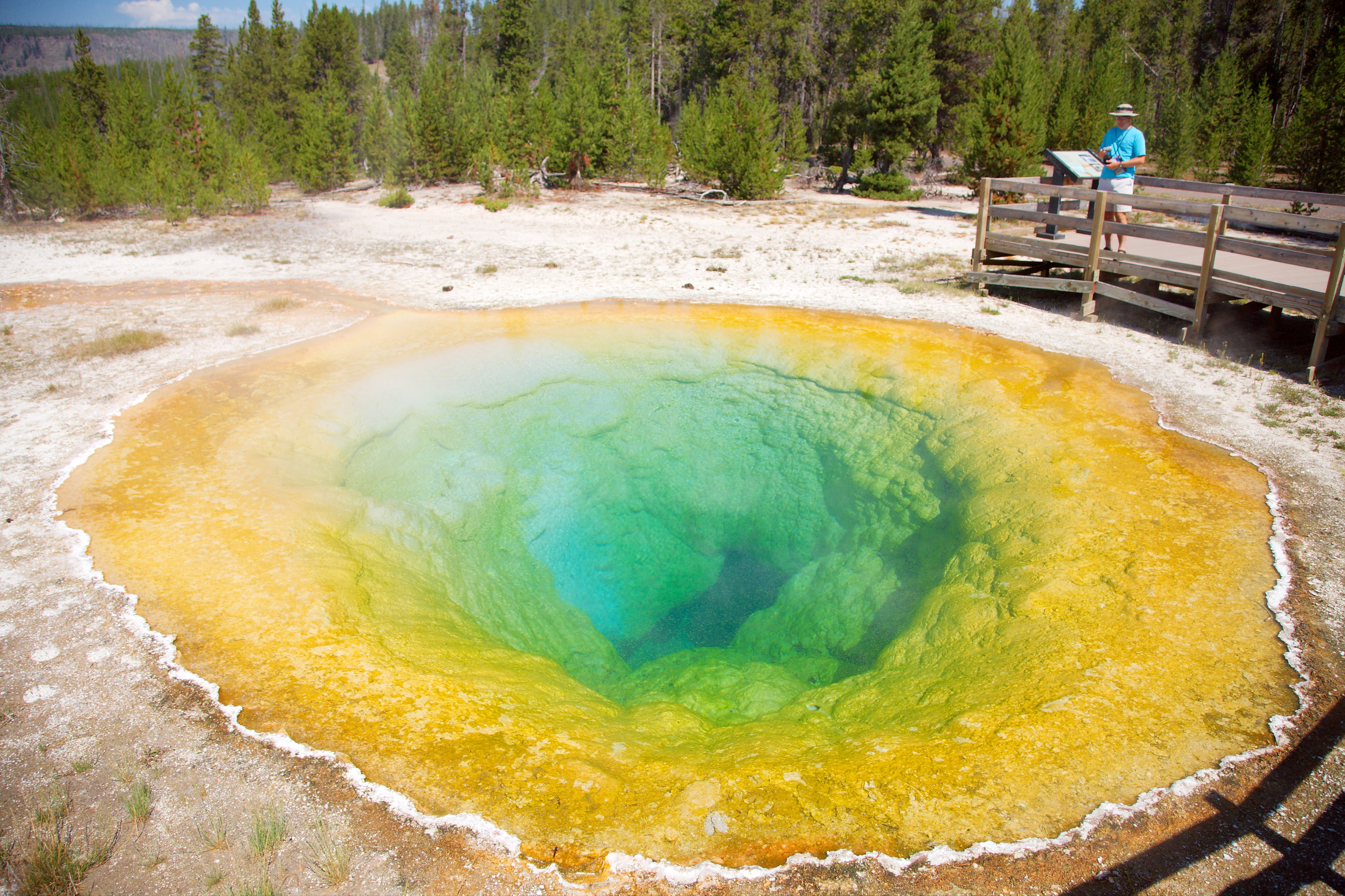 Man Who Was Looking To ‘Hot Pot’ Fell Into Yellowstone Hot Spring And Was Completely Dissolved Within A Day