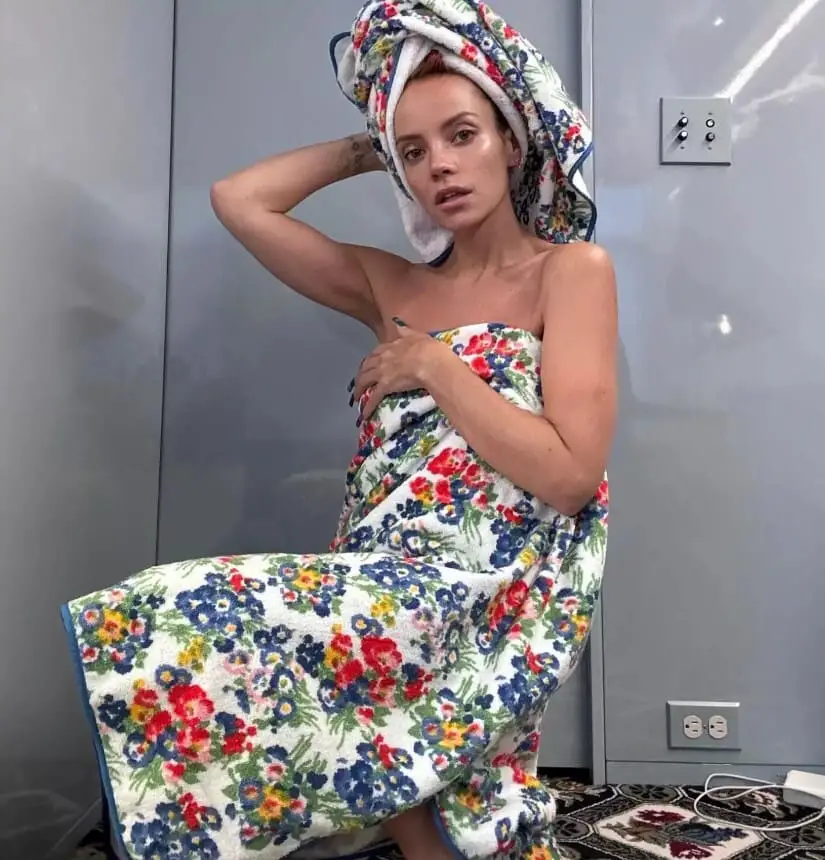 Lily Allen Wants to be Buried With Her Phone to Hide Her ‘Dark’ Porn Habits