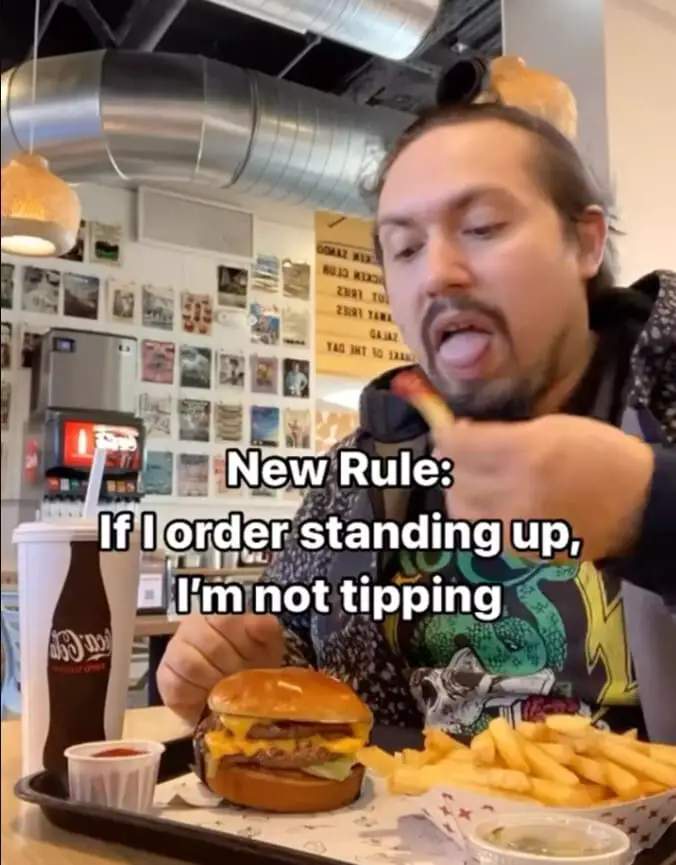 Customer Shares ‘New Rule’ To Decide If He Leaves A Tip Or Not