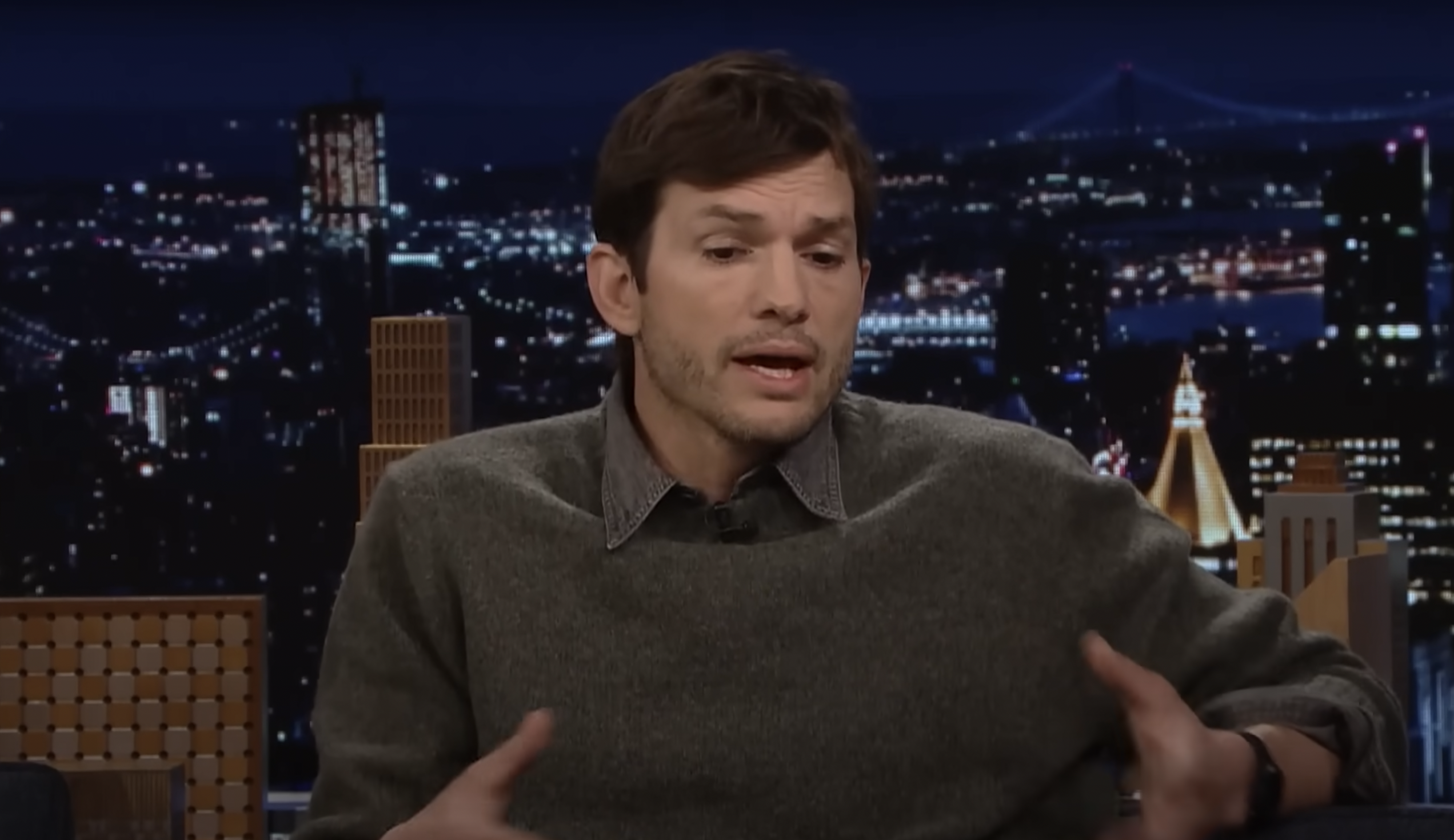 Ashton Kutcher And Mila Kunis Show Their Children To The World For The First Time