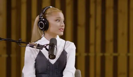 People Baffled As Ariana Grande’s Voice Changes During The Middle Of An Interview