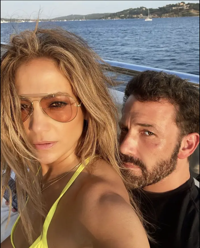 J Lo Sends Scathing Message To Ben Affleck On Tiny Crop Top