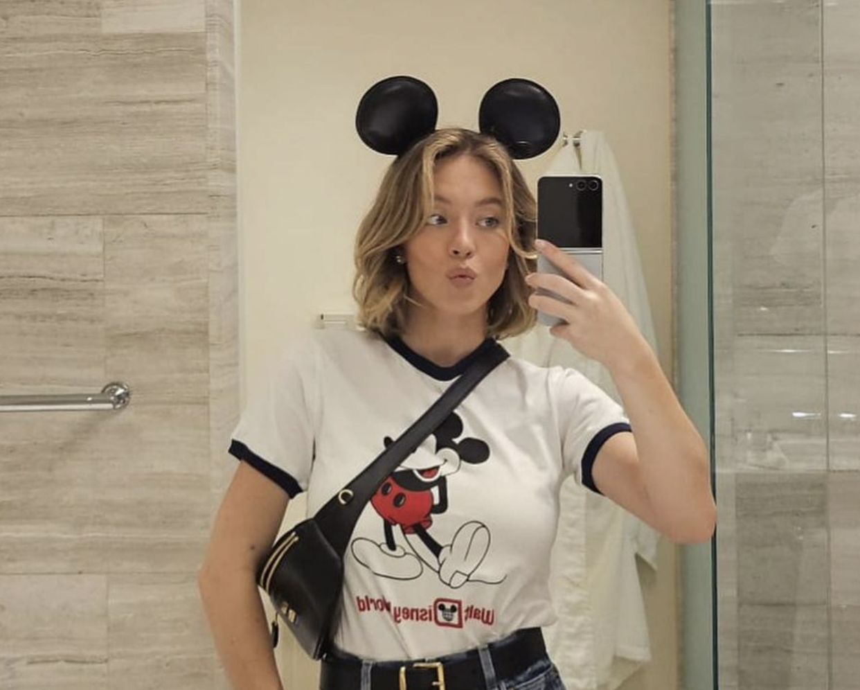 Sydney Sweeney’s Instagram Mirror Selfie Sends Internet Into A Complete