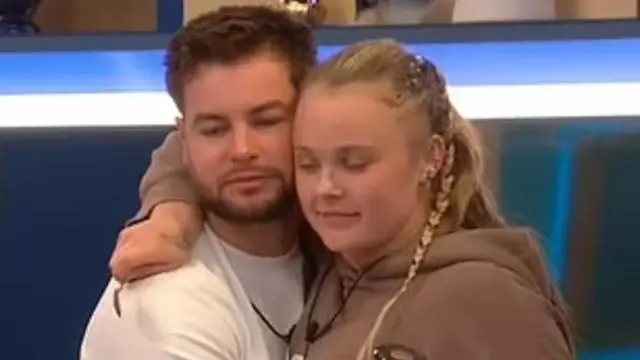 JoJo Siwa Announces She’s No Longer A Lesbian After Cosying Up With Male Co-Star On UK Reality Show