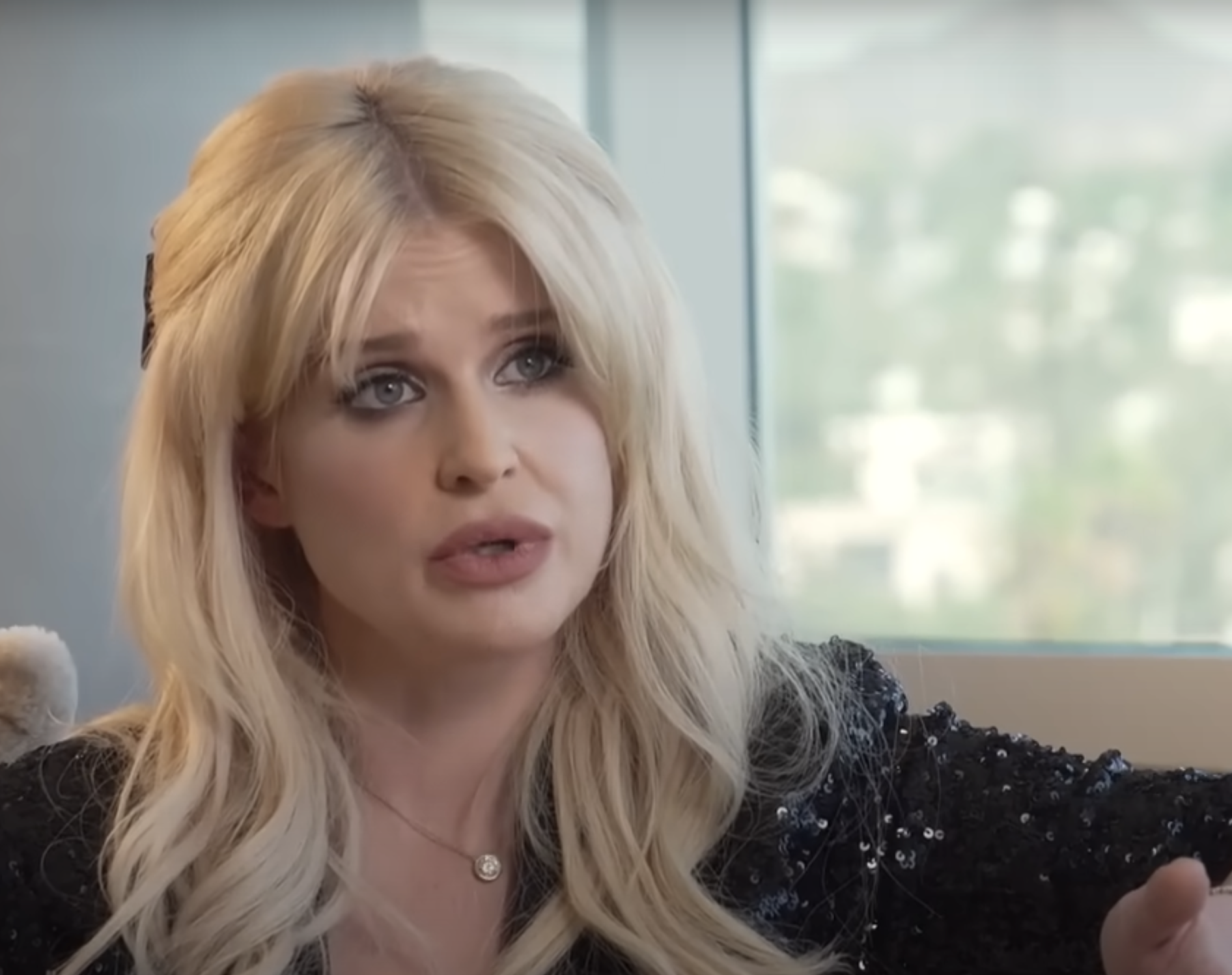 Kelly Osbourne Breaks Silence On Ozzy’s Death With One Heartbreaking Sentence
