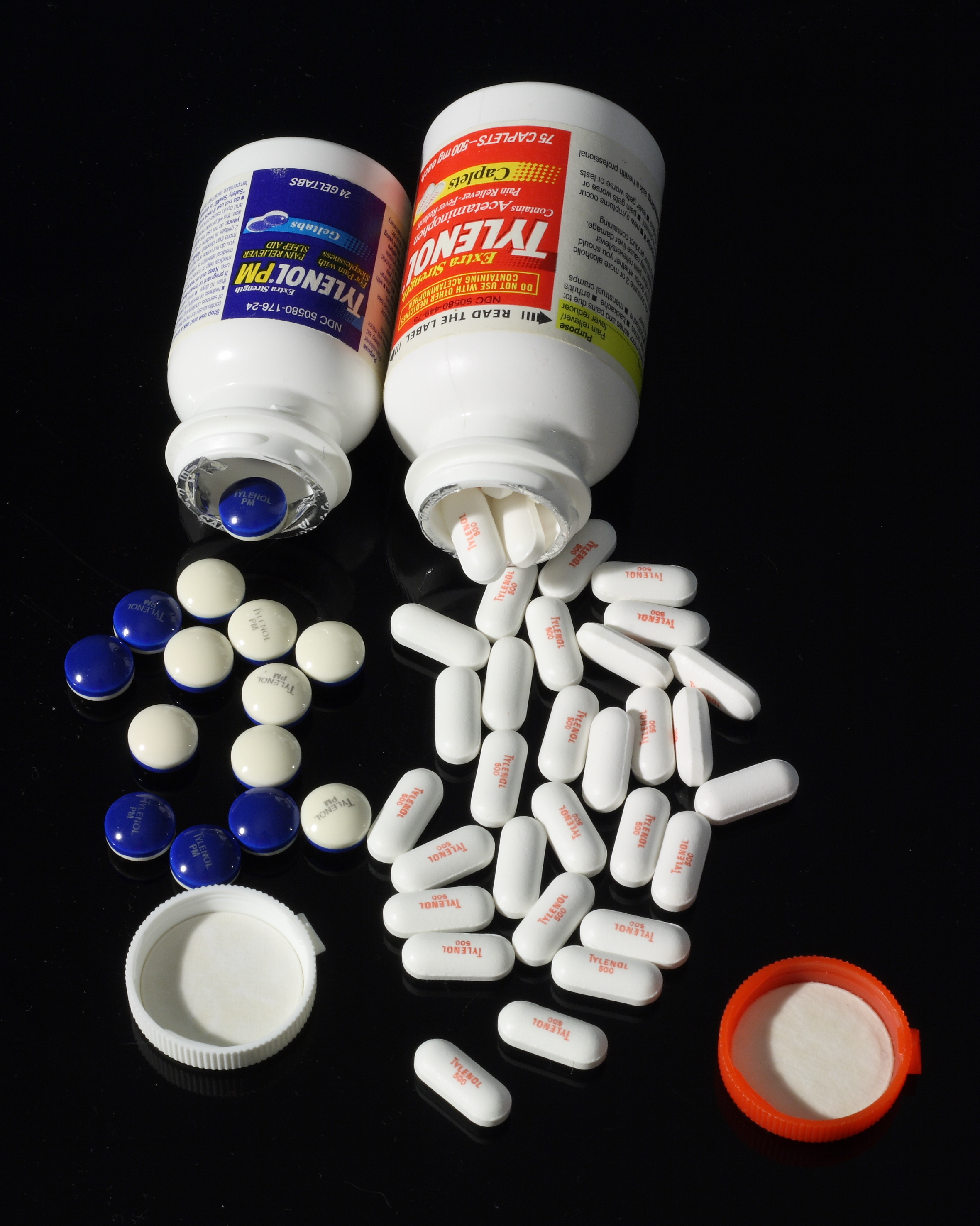 Tylenol Faces Huge Backlash After Old Tweet About Pregnant Women Resurfaces
