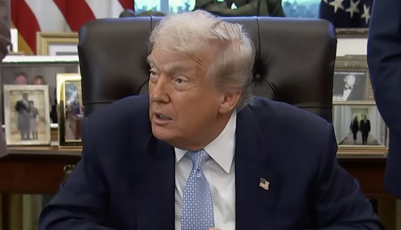 New Trump Photo Sparks Major Question About President’s Health